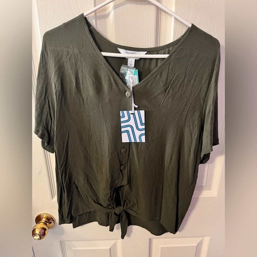 Green flowy top with buttons and a tie